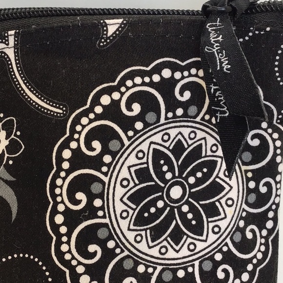 Thirty One Zipper Pouch Onyx Medallion NWOT - Picture 2 of 4